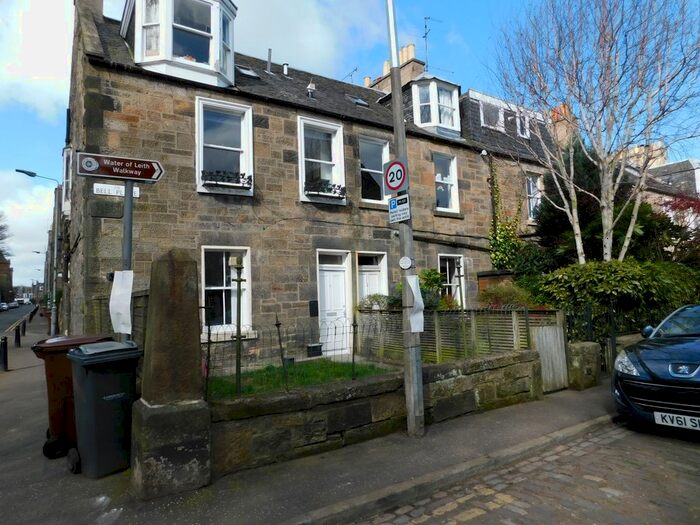 2 Bedroom Flat To Rent In , Bell Place, Edinburgh, EH3