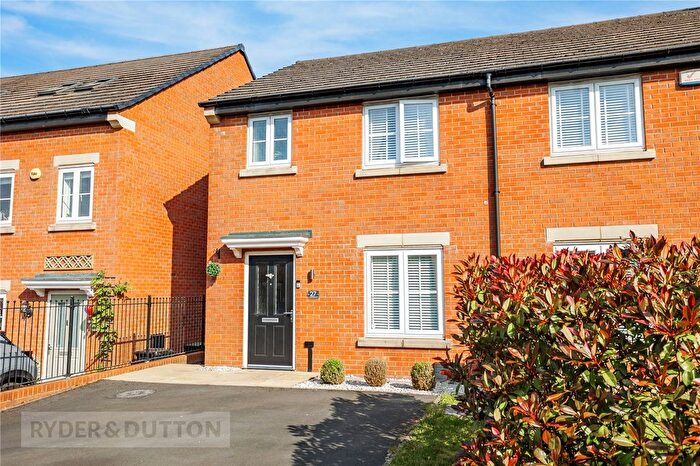 3 Bedroom Semi-detached House For Sale In Hawthorn Drive, Glossop, Derbyshire, SK13