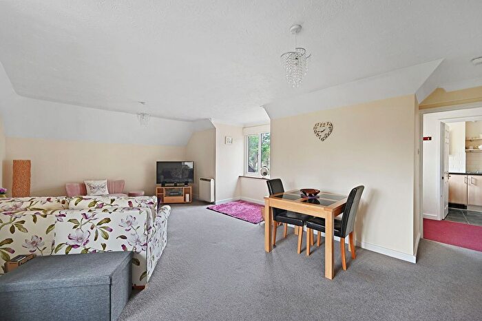 1 Bedroom Flat To Rent In St. James Road, Sutton, SM1