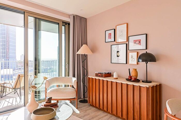 2 Bedroom Flat To Rent In Montfichet Road, Stratford, London, E20