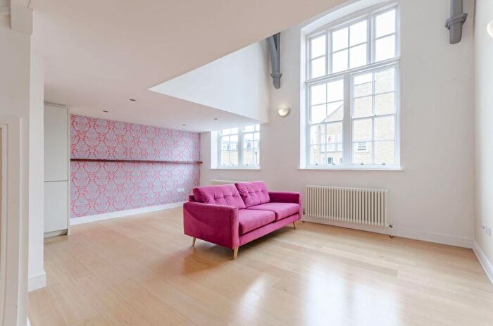 1 Bedroom Flat To Rent In Tottenham Road, De Beauvoir Town, London, N1