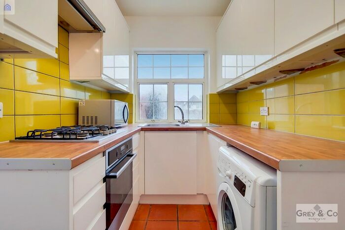 3 Bedroom Semi-Detached House To Rent In Highfield Avenue, Greenford, UB6