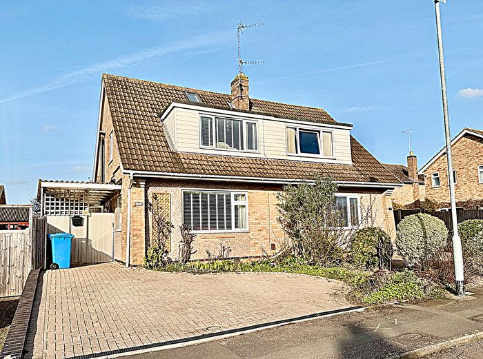 3 Bedroom Semi Detached House To Rent In St Giles Close, Kettering, NN15