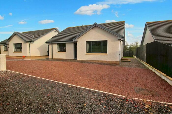 3 Bedroom Detached Bungalow For Sale In Huntlybank Gardens, Ravenstruther, Lanark, ML11
