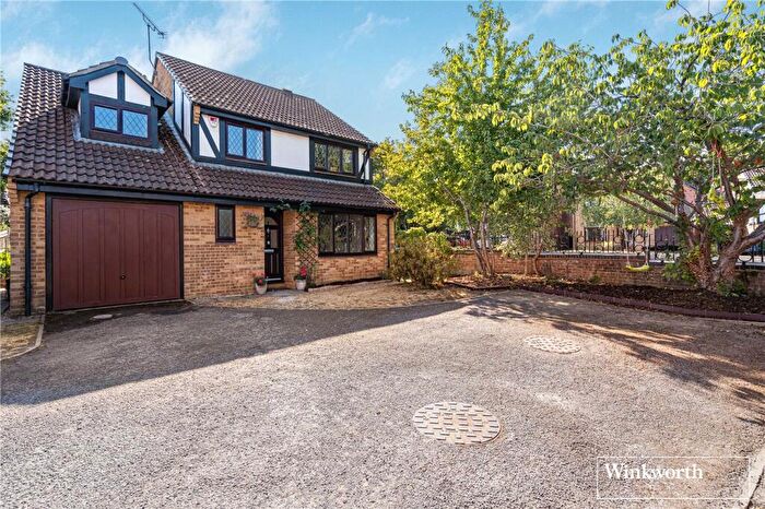 4 Bedroom Detached House For Sale In Shire Close, Bagshot, Surrey, GU19
