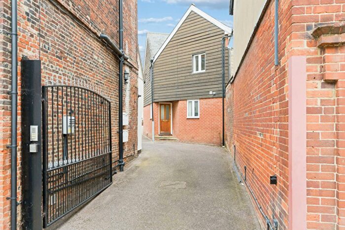 2 Bedroom Semi-Detached House For Sale In Tilehouse Street, Hitchin, SG5