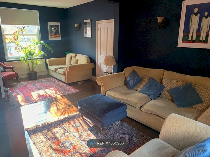 3 Bedroom Semi-Detached House To Rent In Cemetery Road, London, N17