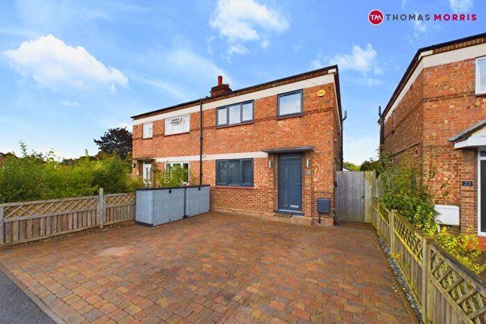 3 Bedroom Semi Detached House For Sale In Broadmead, Biggleswade, Central Bedfordshire, SG18