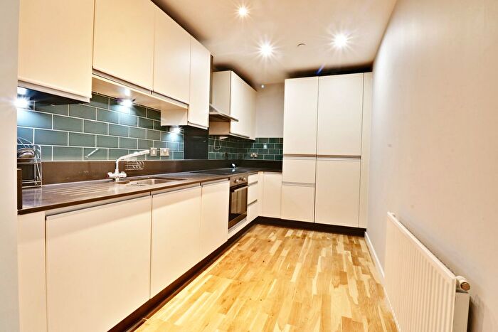 2 Bedroom Flat To Rent In Black Prince Road, London, SE1