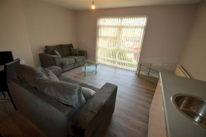 2 Bedroom Flat To Rent In Renolds House, Everard Street, Salford, M5