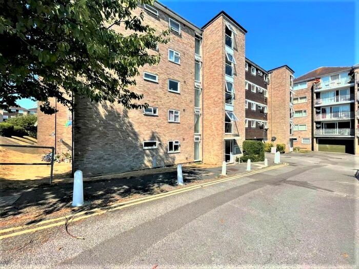 2 Bedroom Flat To Rent In Whitecliffe Court, Gale Moor Avenue, Gosport, PO12