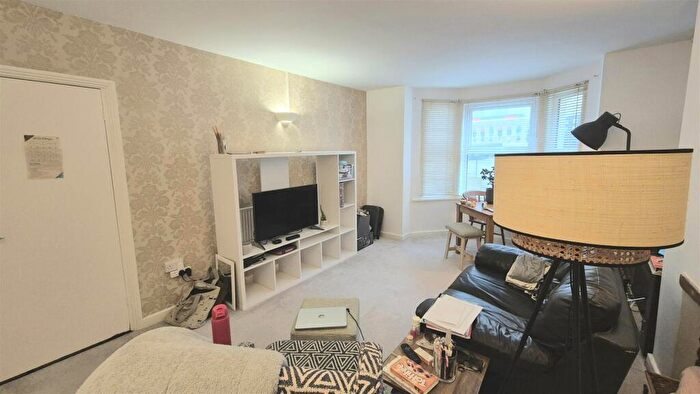 1 Bedroom Apartment To Rent In Waverley Grove, Southsea, PO4