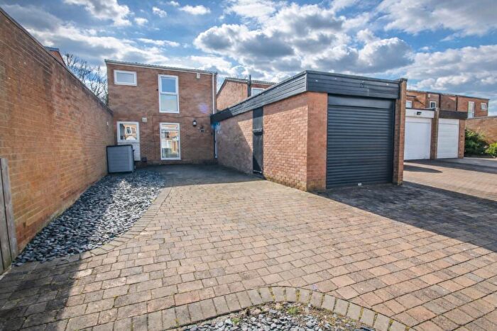 3 Bedroom Detached House For Sale In Hill Rise, Washington Village, Washington, NE38