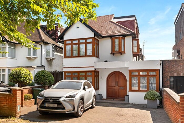 5 Bedroom Link Detached House For Sale In Green Lane, London, NW4