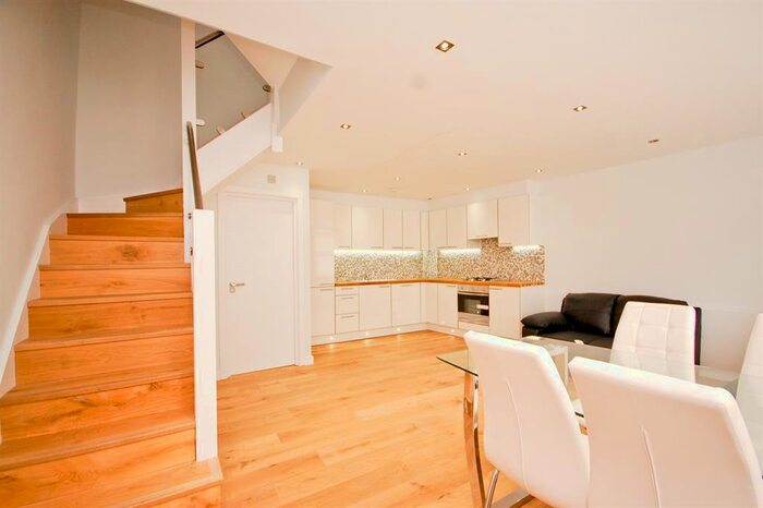 3 Bedroom Terraced House To Rent In Weymouth Terrace, London, E2