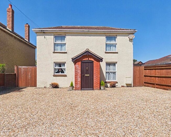 3 Bedroom Detached House For Sale In Kathleen Road, Southampton, SO19