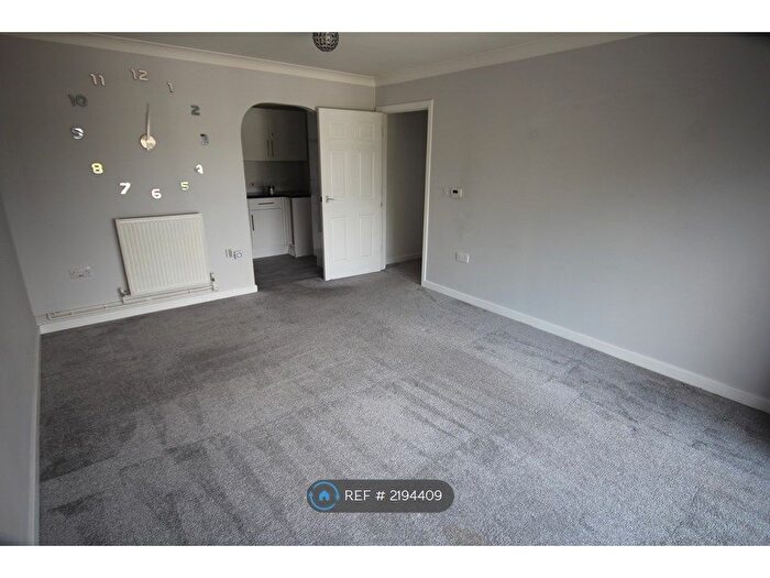 2 Bedroom Flat To Rent In Gisors Road, Southsea, PO4