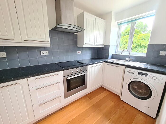 1 Bedroom Apartment To Rent In Lowestoft Drive, Slough, SL1