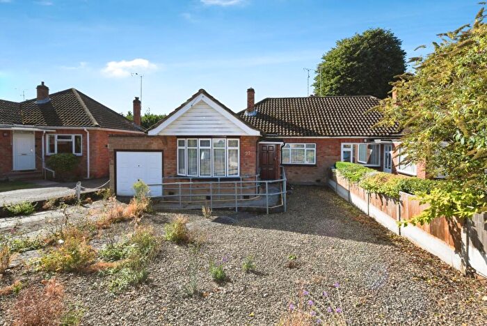 2 Bedroom Bungalow For Sale In Gerrard Crescent, Brentwood, Essex, CM14