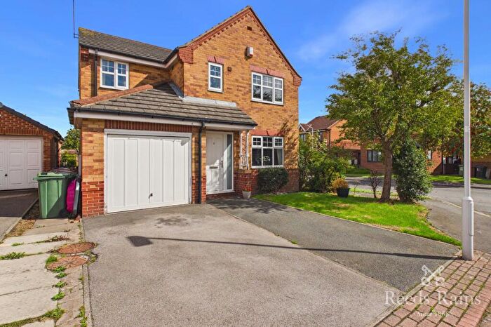 4 Bedroom Detached House For Sale In Fairfield Close, Rothwell, Leeds, West Yorkshire, LS26