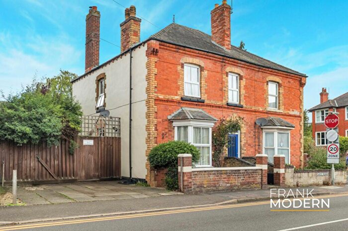 4 Bedroom House For Sale In West Road, Oakham, LE15
