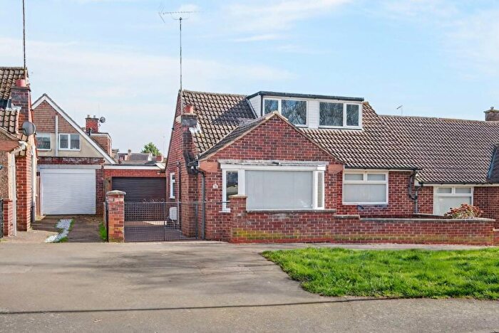 2 Bedroom Bungalow For Sale In Greenview Drive, Northampton, Northamptonshire, NN2