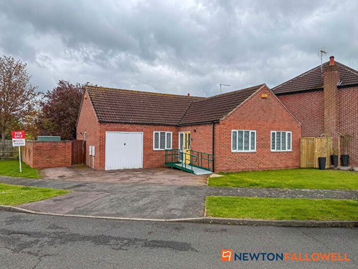 3 Bedroom Detached Bungalow For Sale In Manor Drive, Long Bennington, NG23