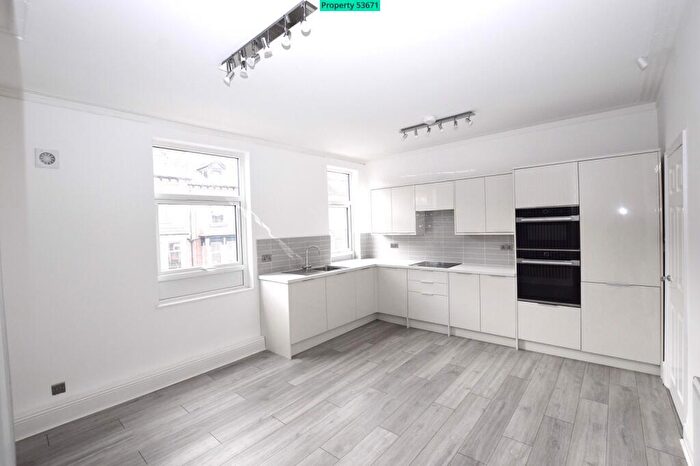 2 Bedroom Flat To Rent In Norman Terrace, Leeds, LS8
