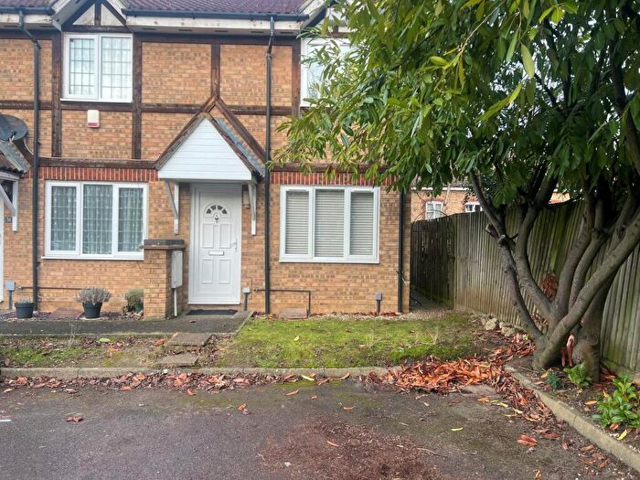 2 Bedroom End Of Terrace House To Rent In Rockall Court, Langley, SL3