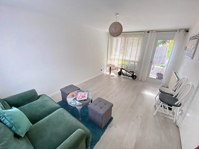 1 Bedroom Flat To Rent In Moira Street, Loughborough, LE11