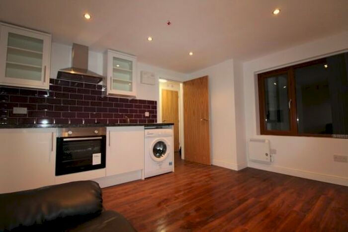 1 Bedroom Flat To Rent In Rhigos Gardens - Cardiff, CF24