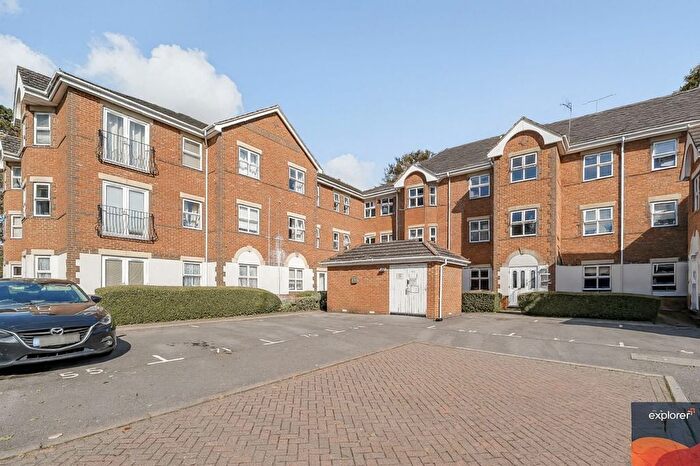 2 Bedroom Flat For Sale In Norn Hill, Regent Court Norn Hill, RG21