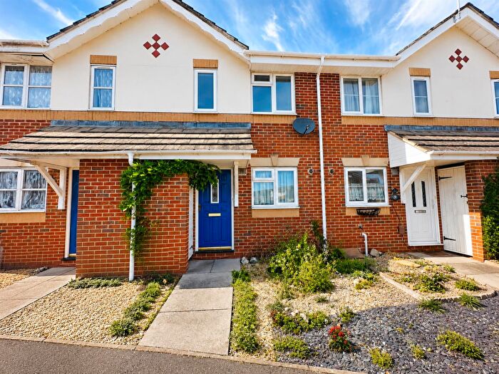 2 Bedroom Terraced House To Rent In Richards Way, Slough, SL1
