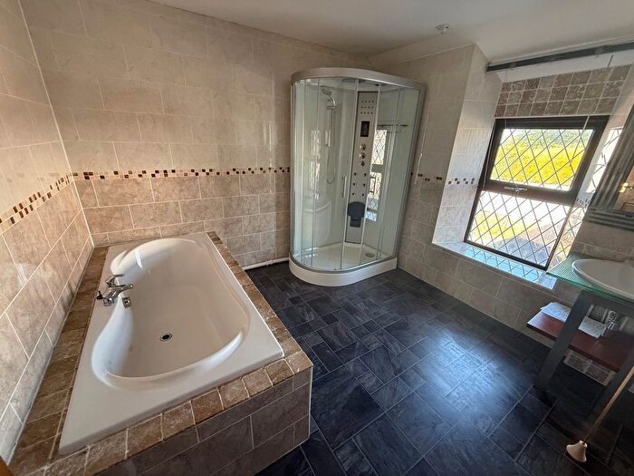 3 Bedroom Property To Rent In Heol Llanelli, Llanelli, SA15