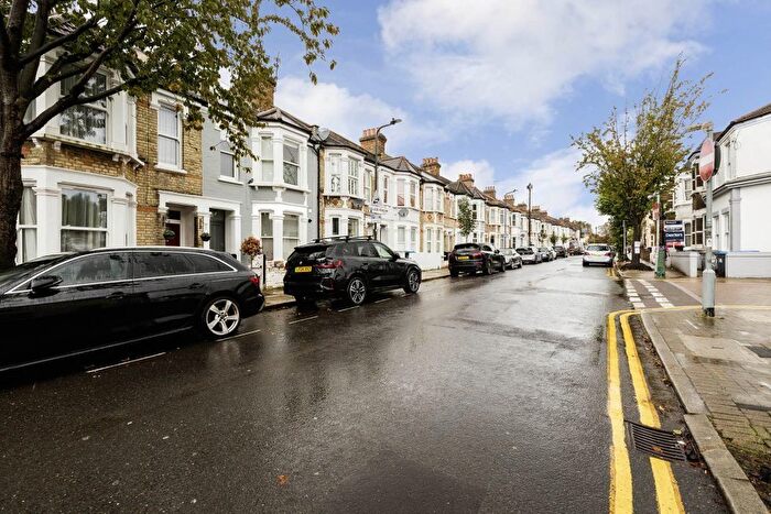 1 Bedroom Flat To Rent In College Road, London, NW10