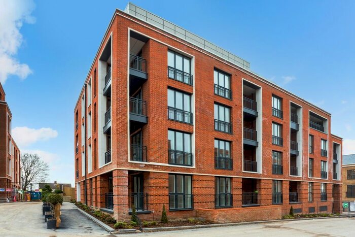 1 Bedroom Flat To Rent In Fellowes Rise, Winchester, SO22