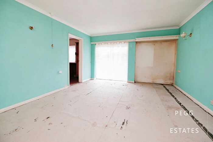 2 Bedroom Flat For Sale In Lynway Court, St. Marychurch Road, Torquay, TQ1