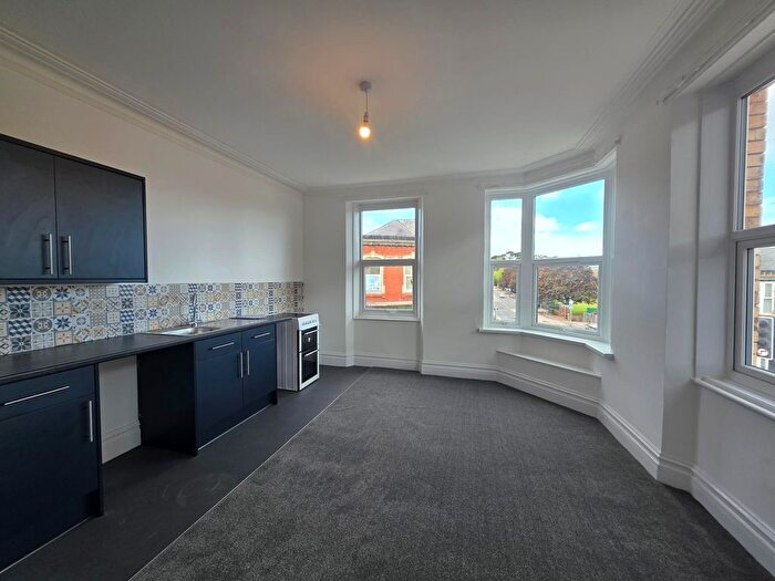 1 Bedroom Flat To Rent In Torquay Road, Paignton, TQ3