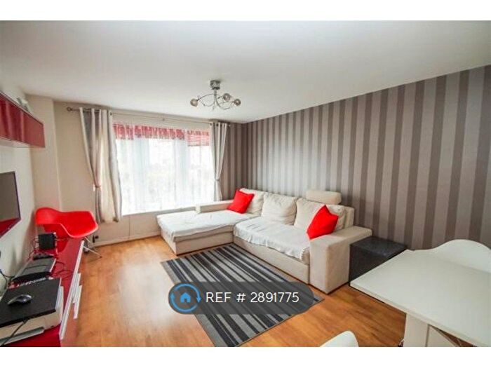 2 Bedroom Flat To Rent In Cavalier Court, Coventry, CV3