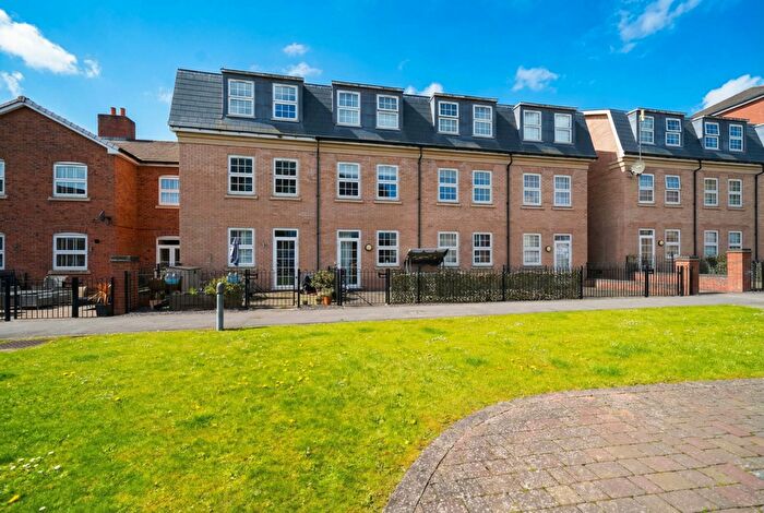 1 Bedroom Apartment For Sale In Main Street, Dickens Heath, Solihull, B90