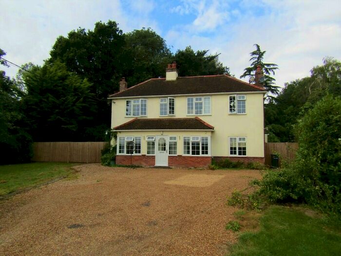 5 Bedroom Detached House To Rent In Whitehall Lane, Thorpe-le-soken, CO16