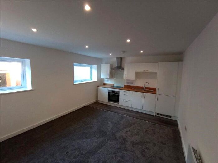 1 Bedroom Apartment To Rent In Percy Street, Hull, East Riding Of Yorkshi, HU2