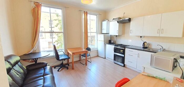 4 Bedroom Maisonette To Rent In Caledonian Road, Kings Cross, N1
