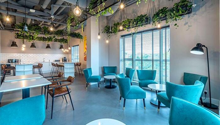 2 Bedroom Apartment To Rent In Circus Apartments, Westferry Circus, E14