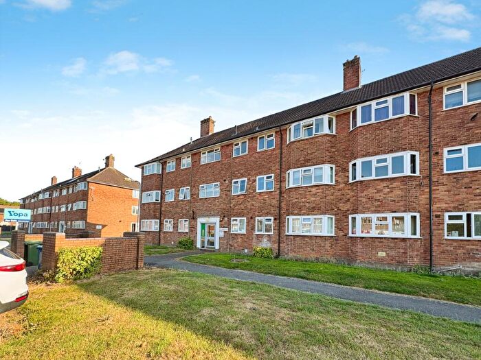 1 Bedroom Flat For Sale In Mayfield Drive, Blythe Bridge, Stoke-on-trent, ST11