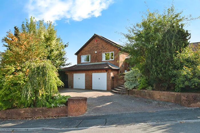 4 Bedroom Detached House For Sale In Heol-Y-Glyn, Treharris, CF46