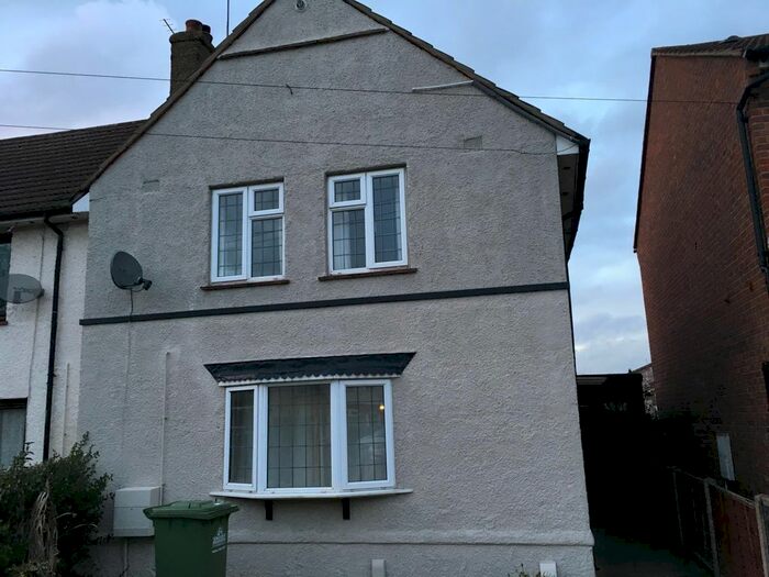 3 Bedroom End Of Terrace House To Rent In Swanfield Road, Waltham Cross EN8