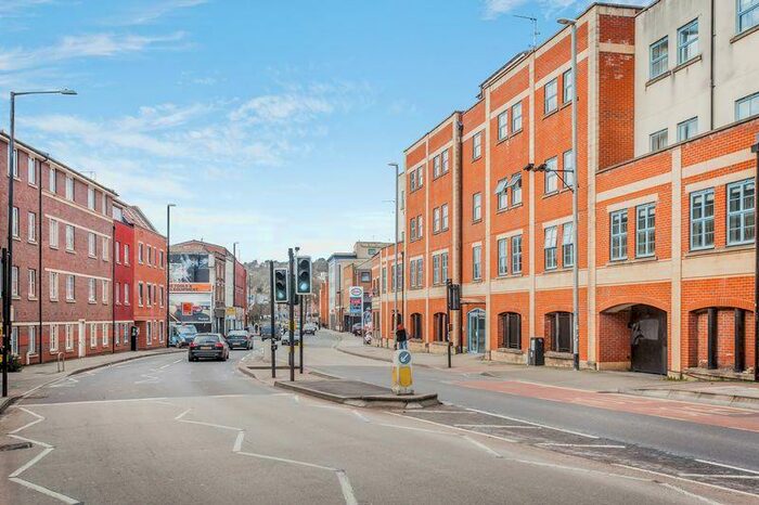 2 Bedroom Flat To Rent In Hotwell Road, Bristol, BS8