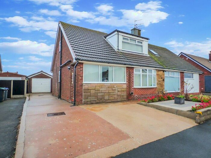 Houses for sale & to rent in FY2 0JU, Devonshire Road, Bispham Blackpool