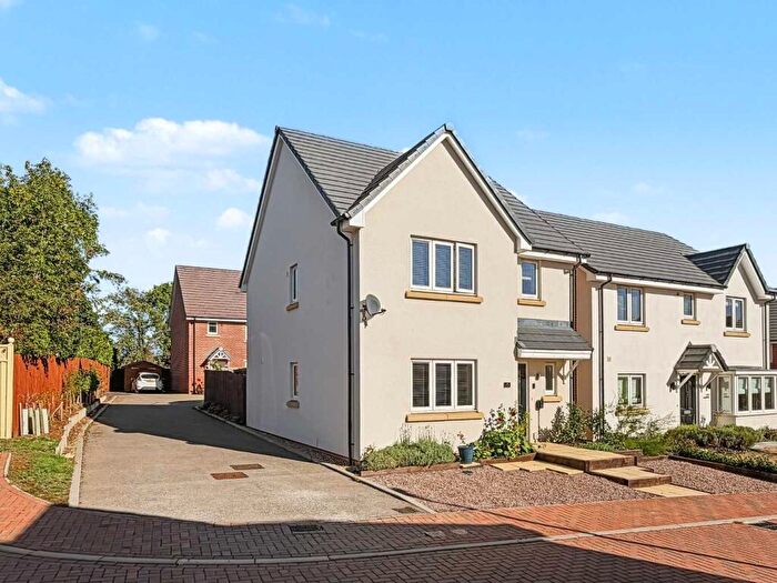 3 Bedroom Detached House For Sale In Wenlock Way, Daventry, NN11
